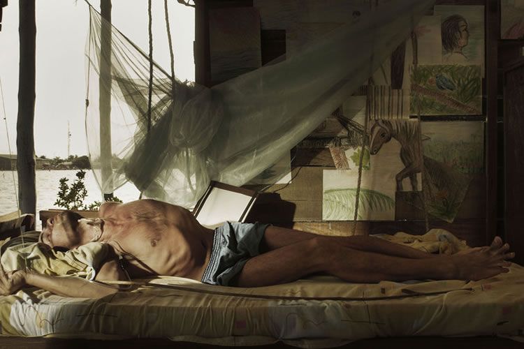 La Cinaga: Entre el Mar y la Tierra, la obra, el autor y el director